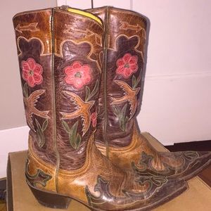Cowboy boots with birds and flowers